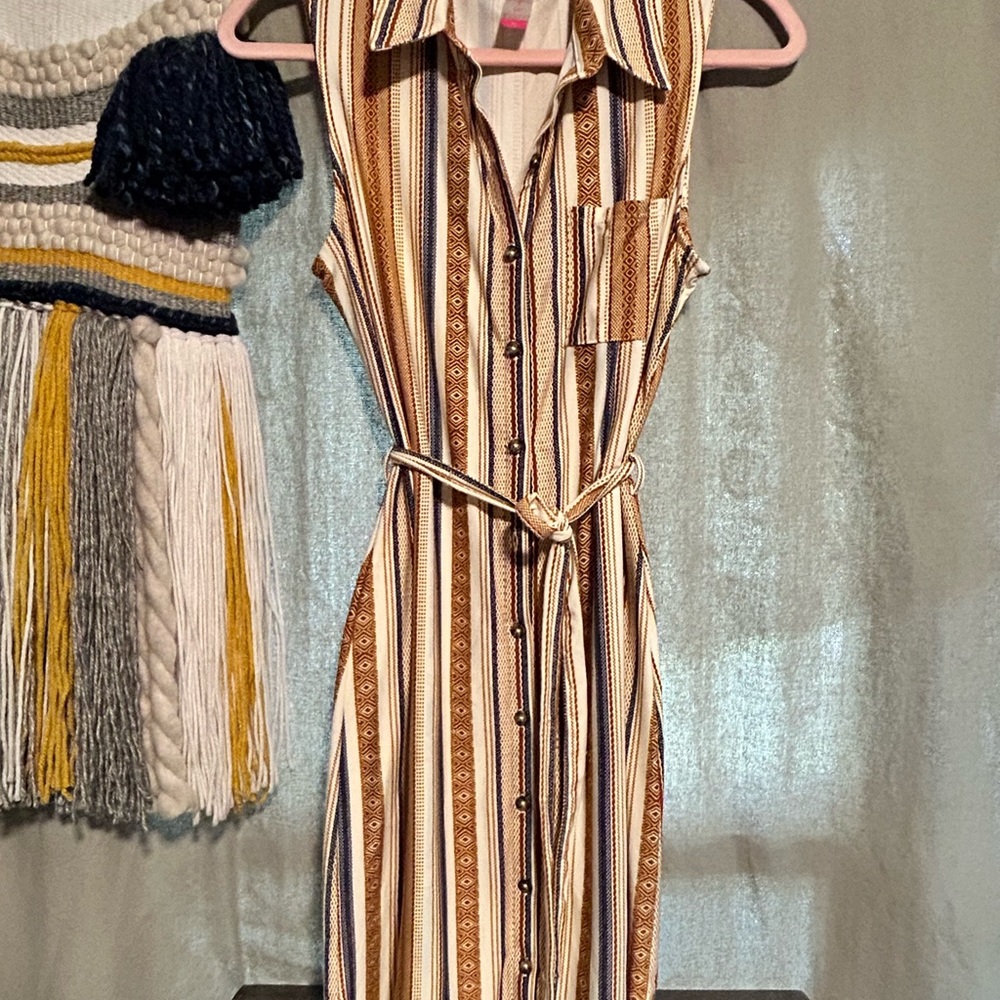 Classic button up summer dress with belt